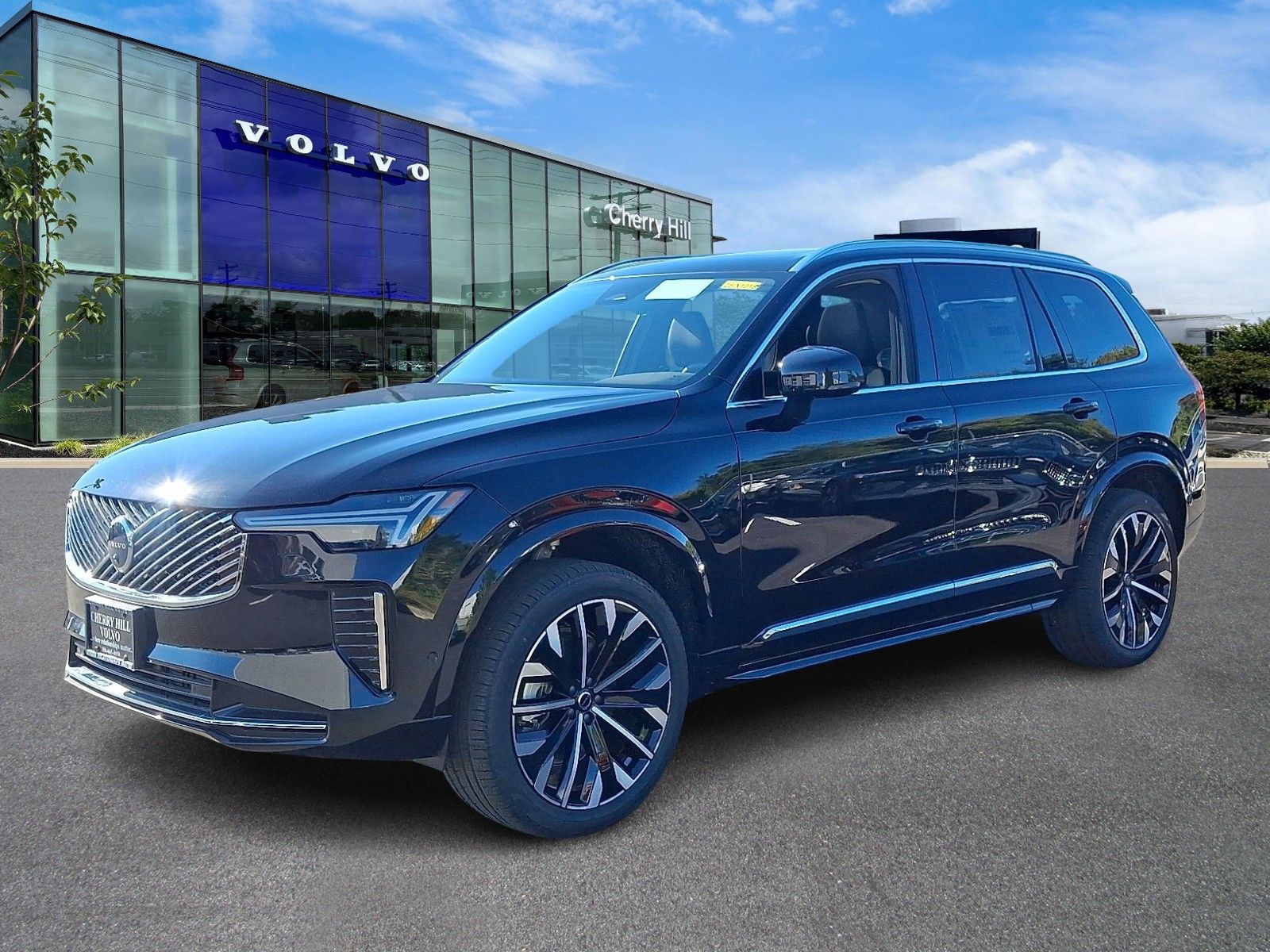 2025 Volvo XC90 Plus photo 2