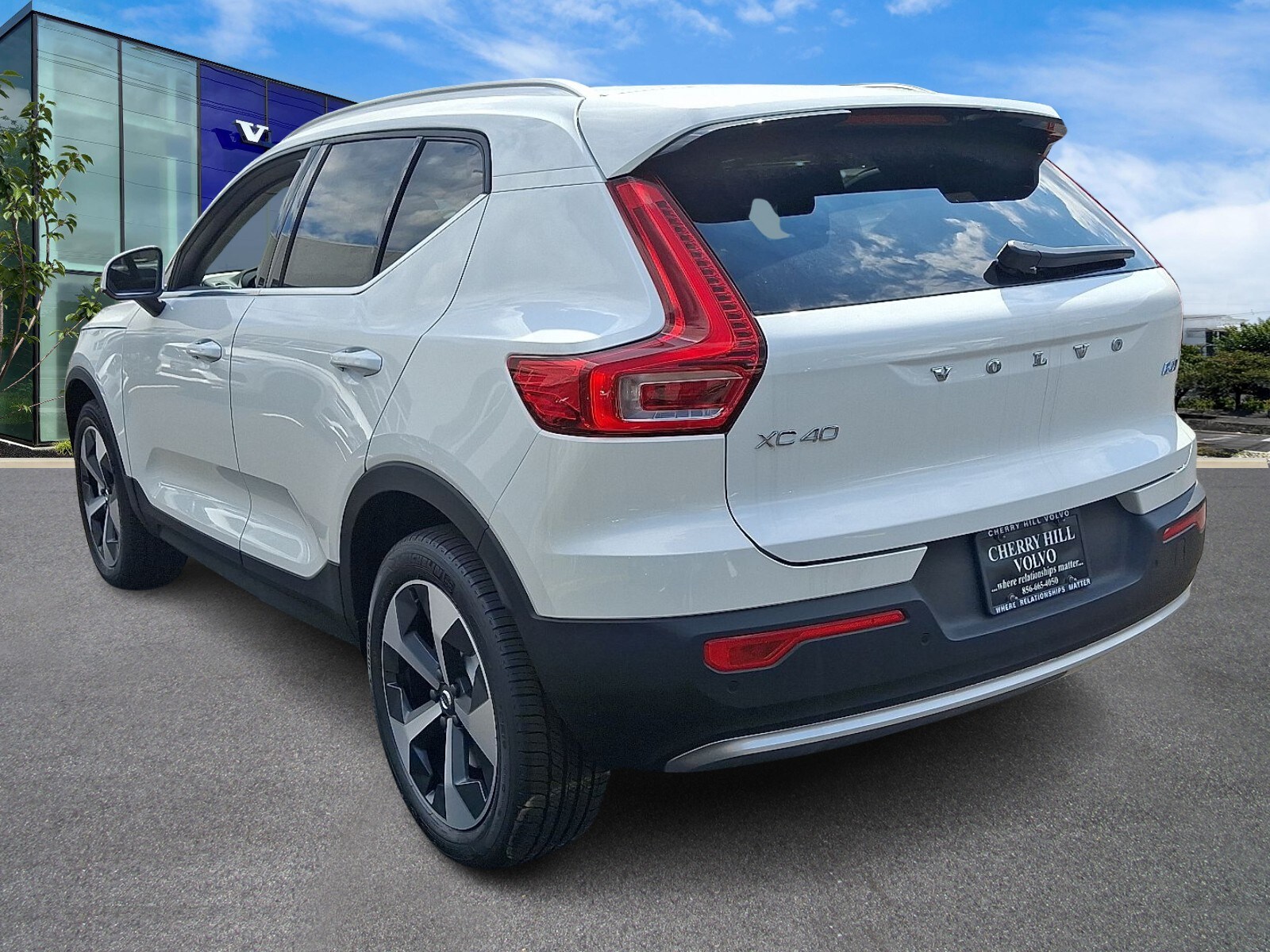 2025 Volvo XC40 Core photo 3