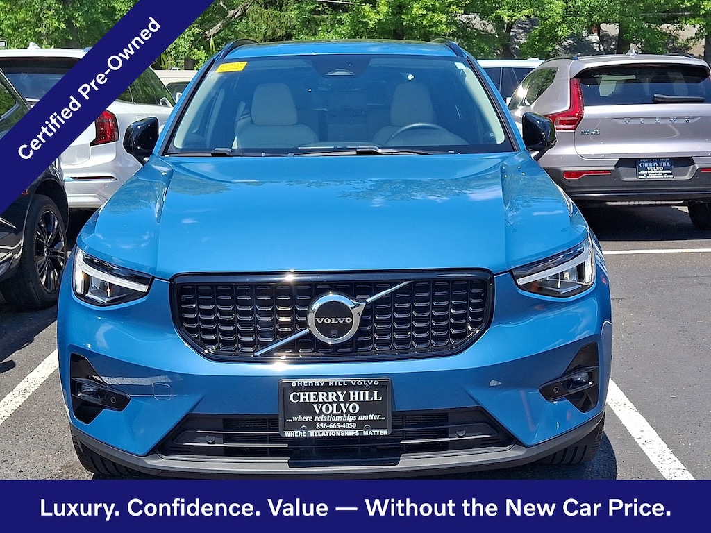 Certified 2024 Volvo XC40 B5 Plus Dark Theme SUV
