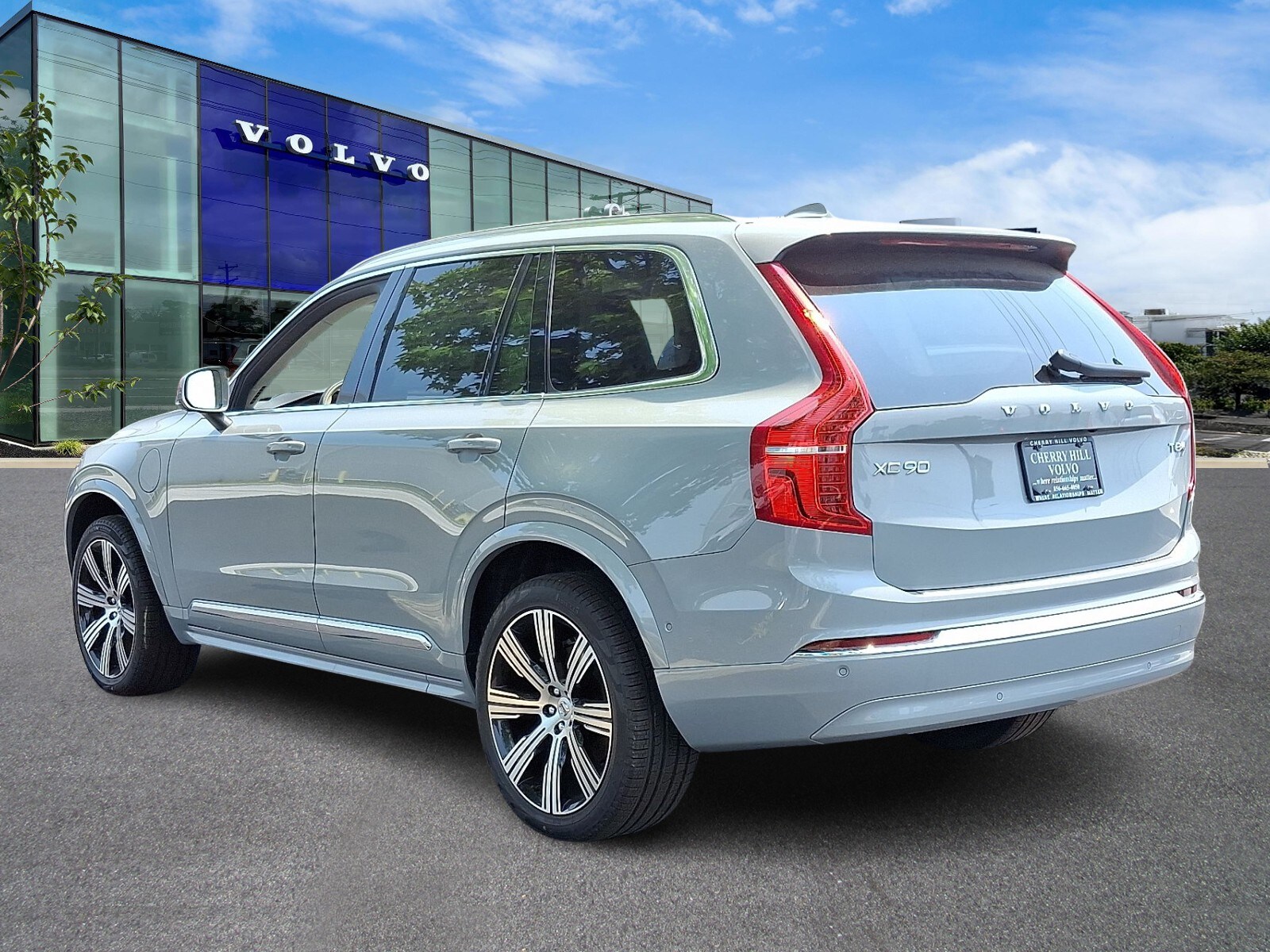 2025 Volvo XC90 T8 AWD photo 4