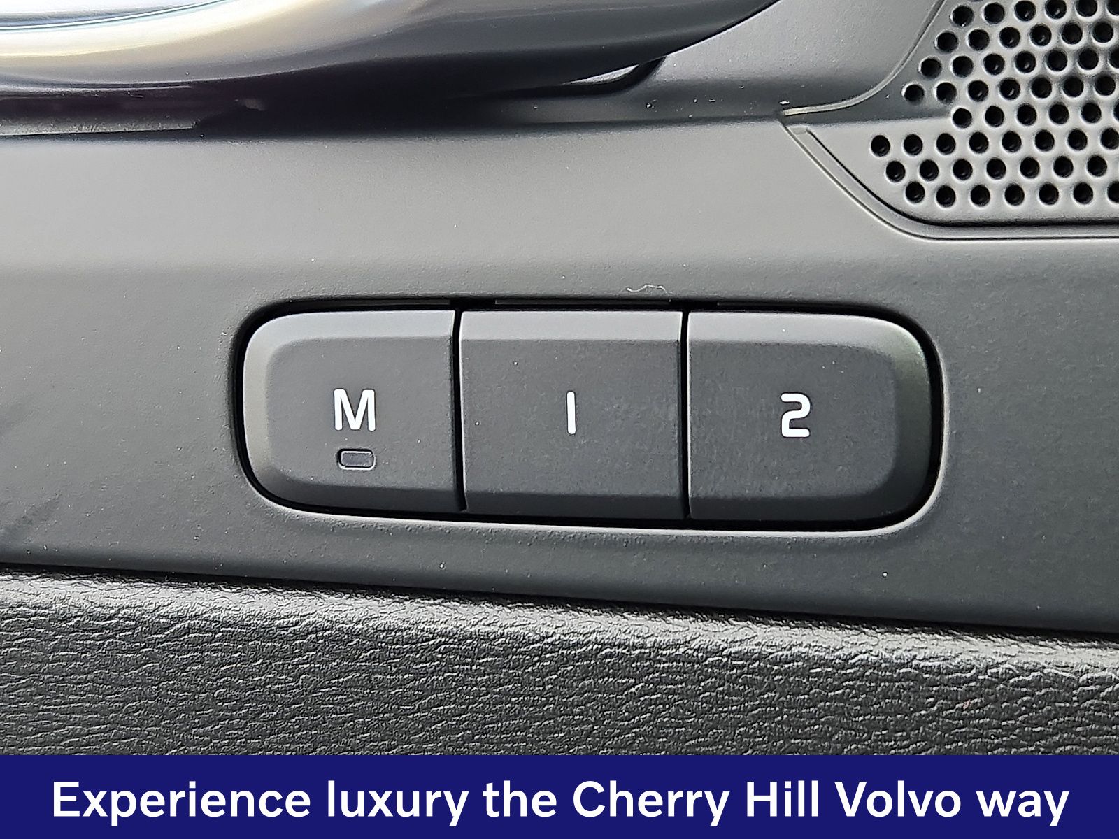2026 Volvo XC40 Plus - Photo 17