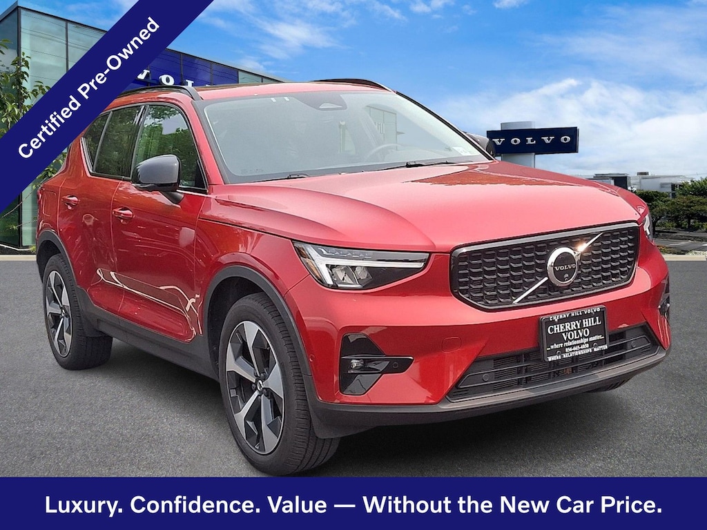 Certified 2024 Volvo XC40 B5 Plus Dark Theme SUV