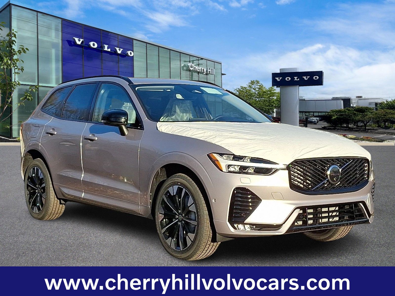 2026 Volvo XC60 Plus's photo