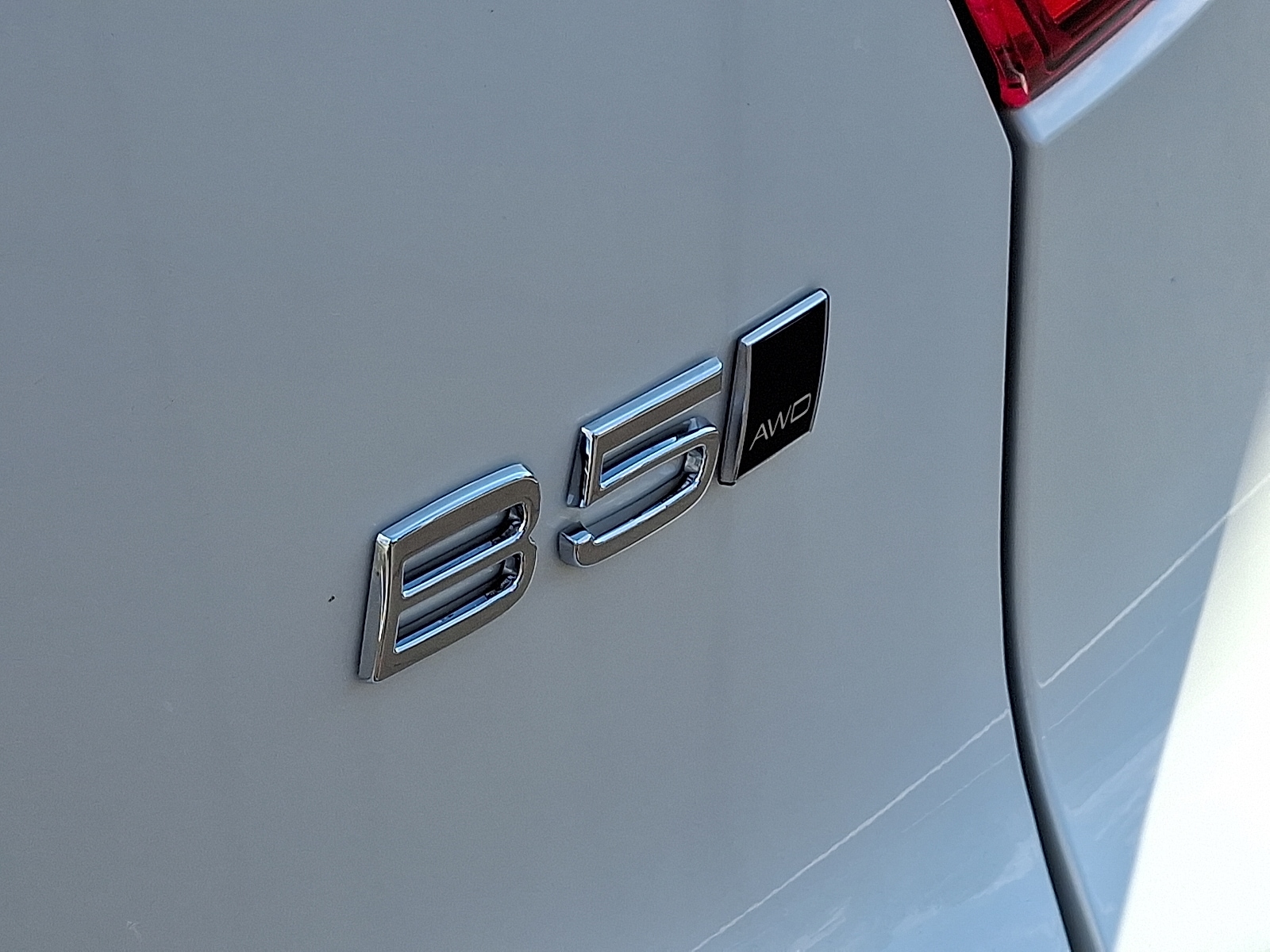 2026 Volvo XC40 AWD Plus photo 5