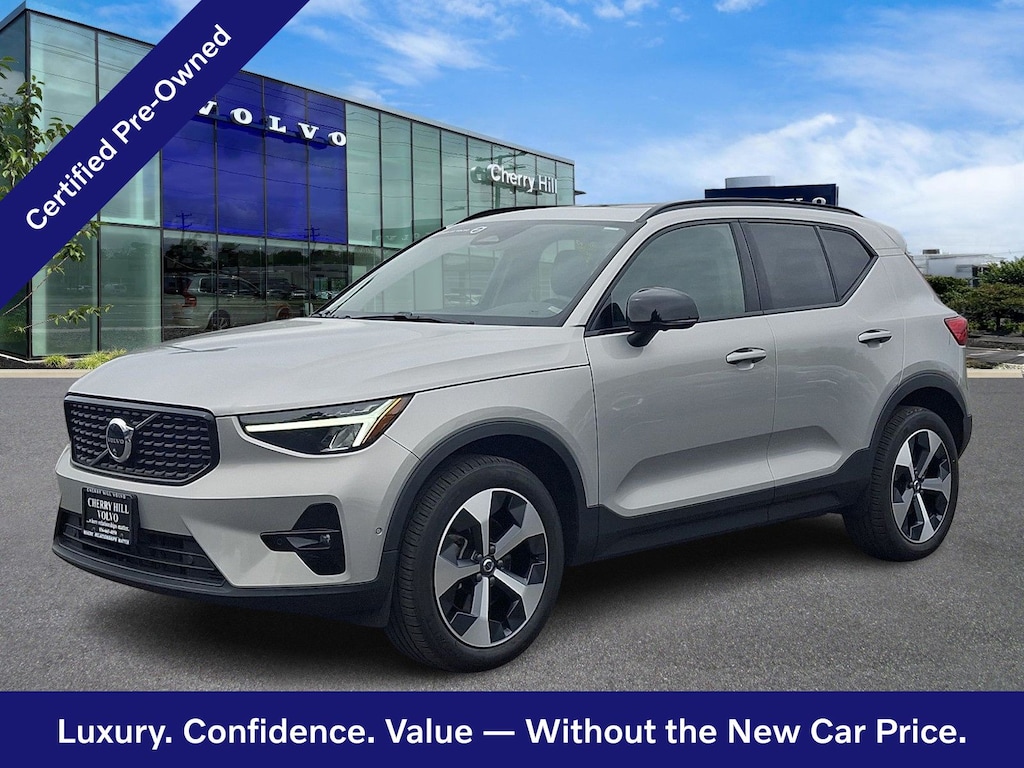Certified 2024 Volvo XC40 B5 Plus Dark Theme SUV