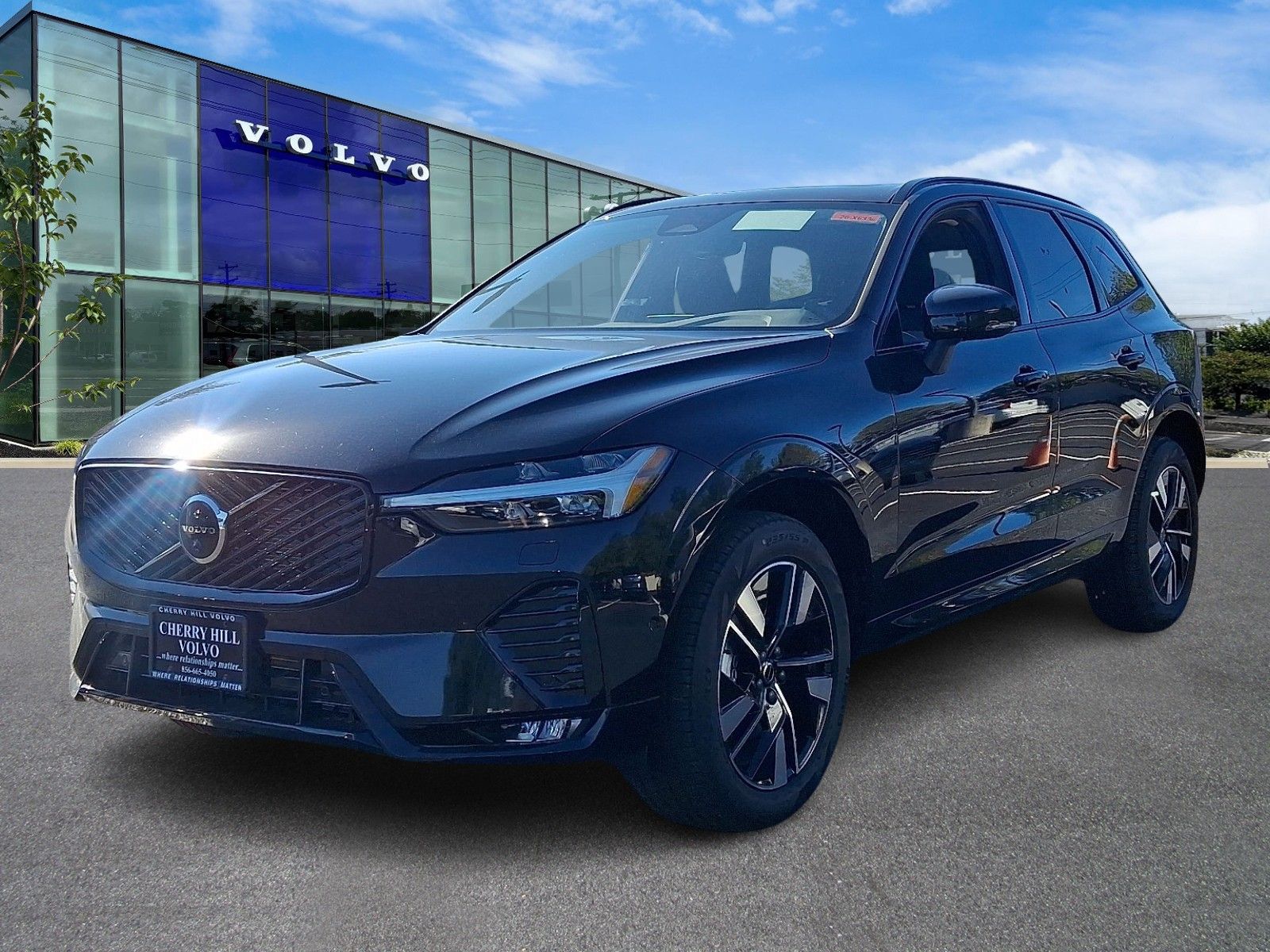 2026 Volvo XC60 B5 Plus photo 3