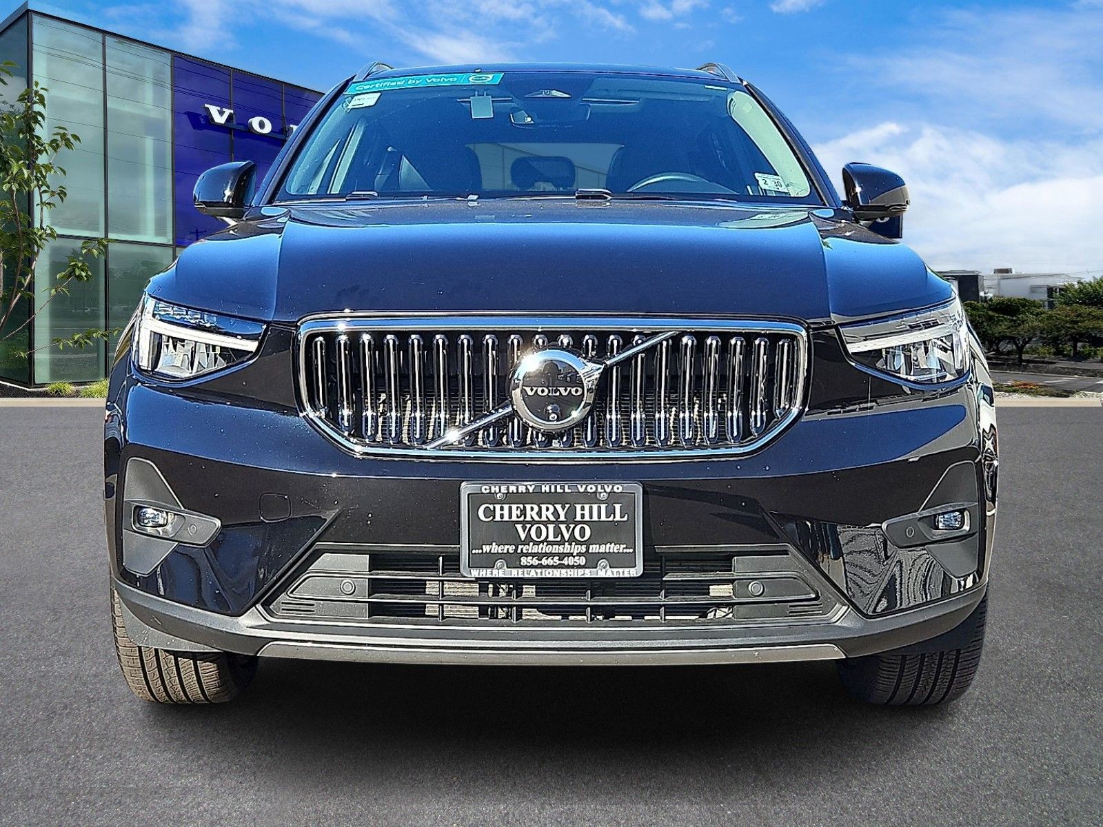 2025 Volvo XC40 AWD Plus photo 2