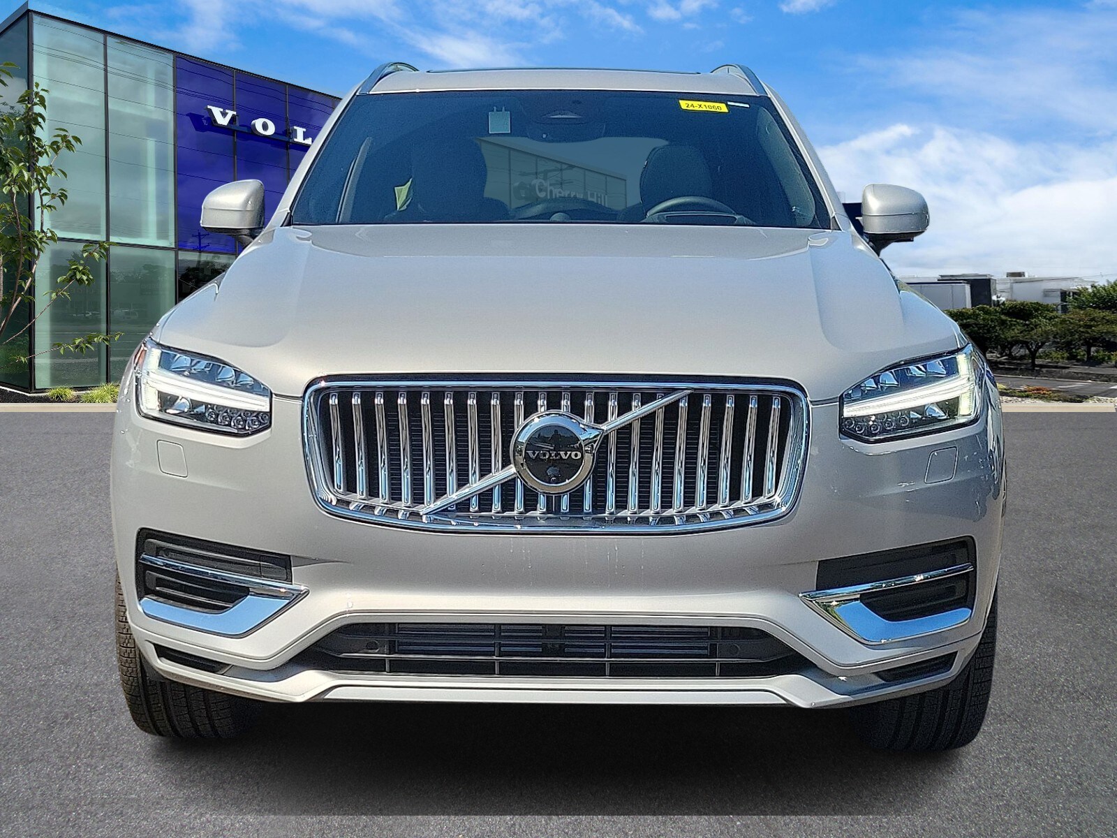 2024 Volvo XC90 T8 Ultimate photo 2