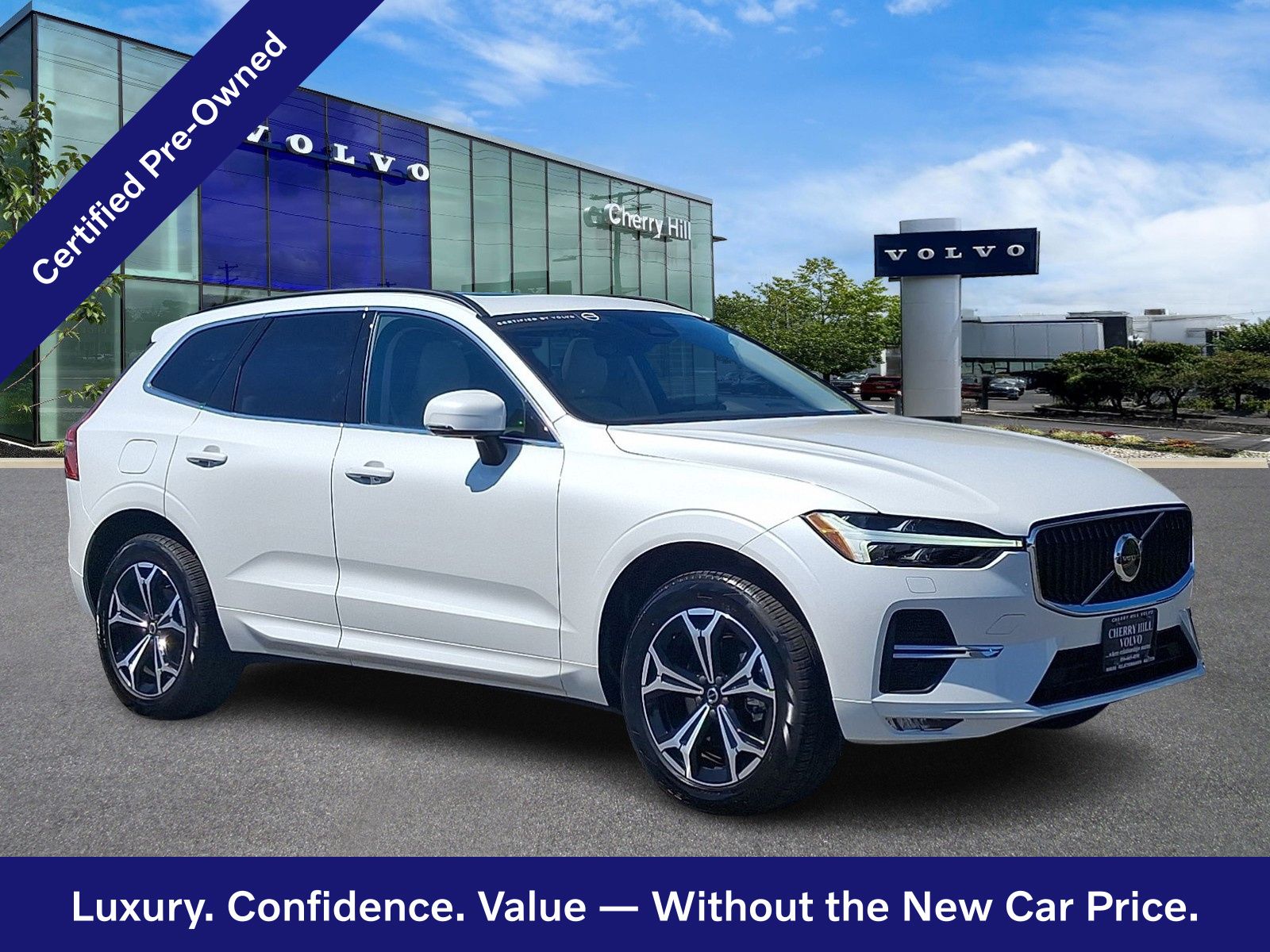 2022 Volvo XC60 B5 Momentum AWD's photo