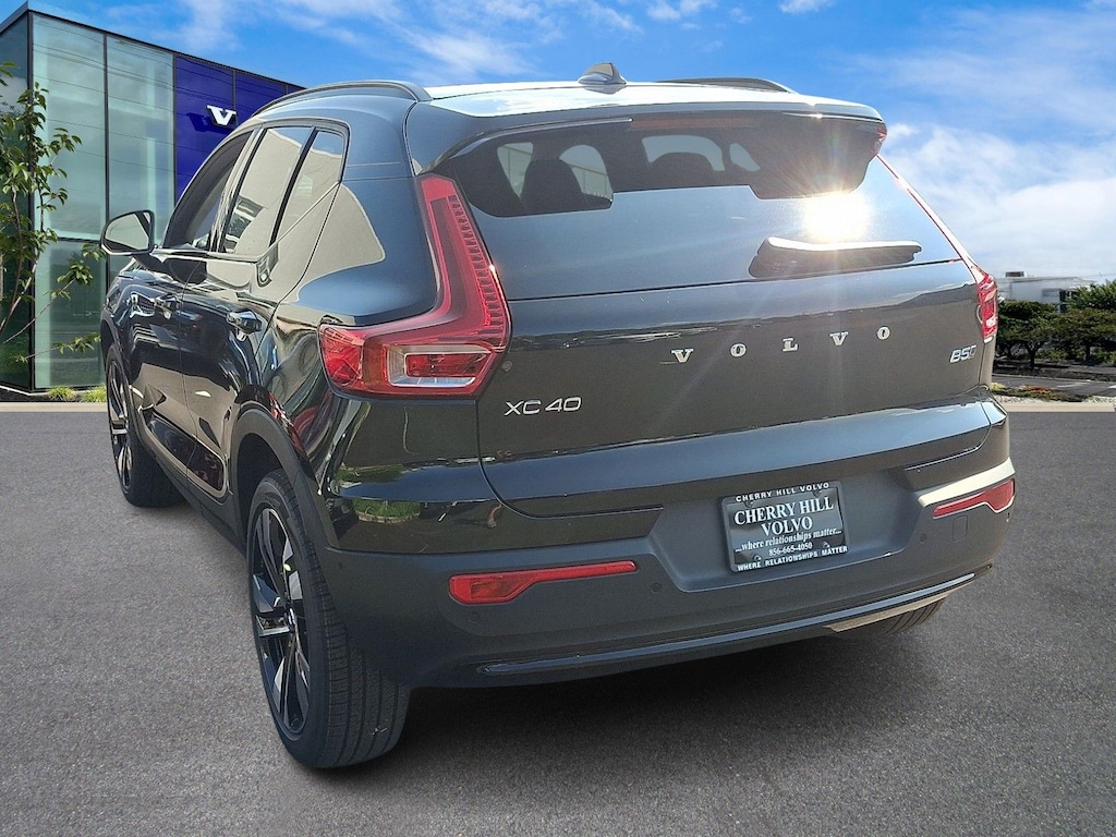 New 2026 Volvo XC40 B5 Plus SUV