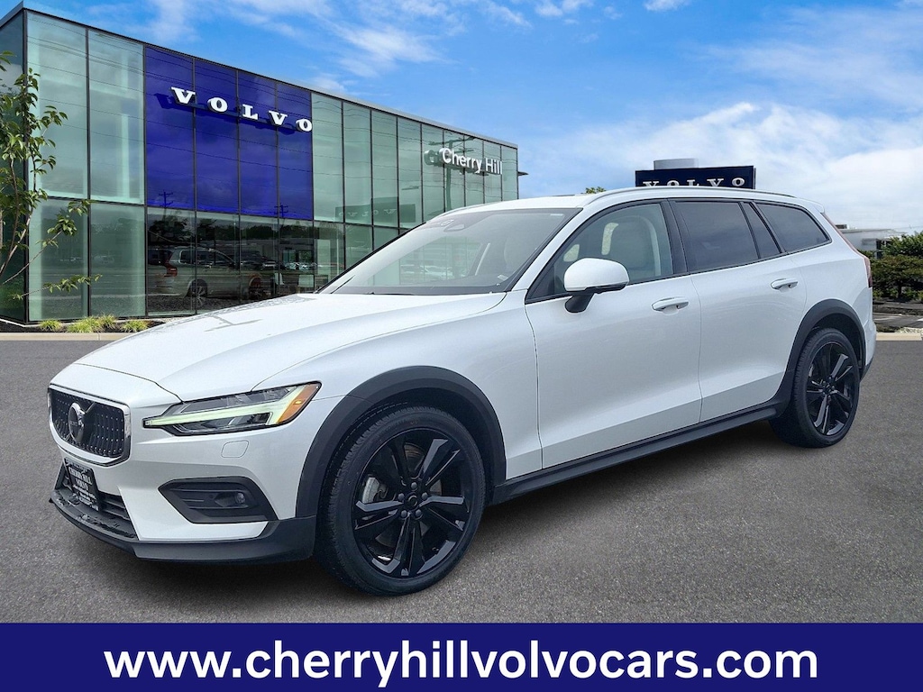 Certified 2023 Volvo V60 Cross Country B5 Plus Wagon
