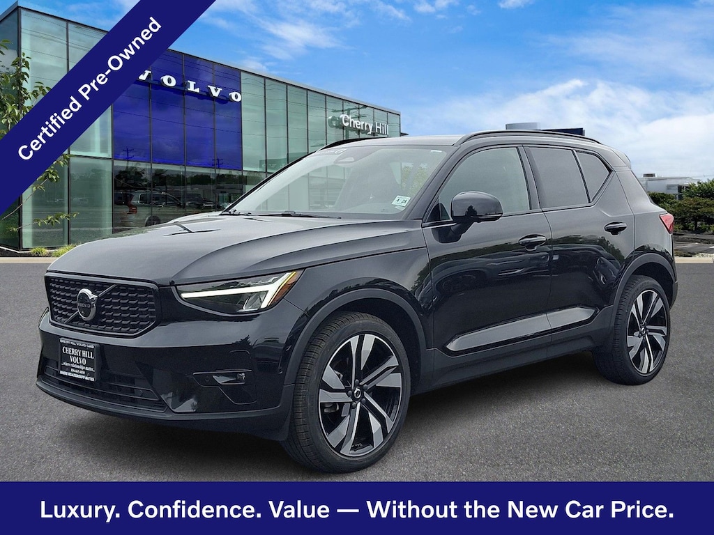 Certified 2023 Volvo XC40 B5 Plus Dark Theme SUV