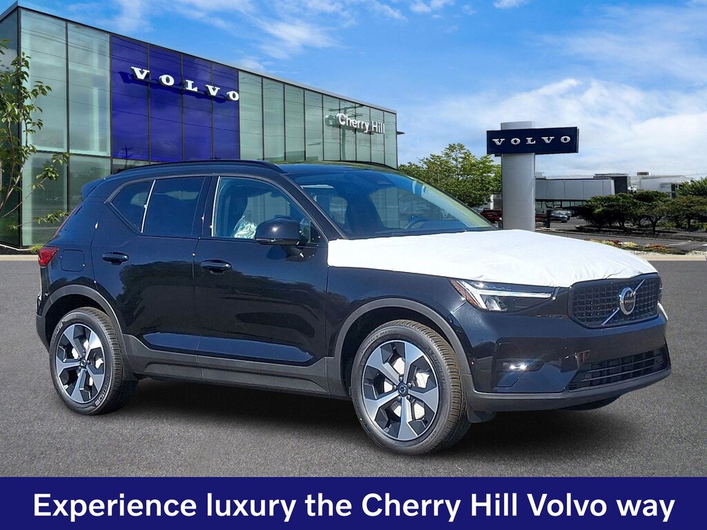 New 2026 Volvo XC40 B5 Plus SUV
