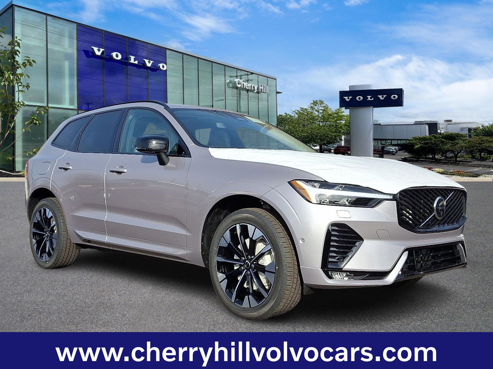 2026 Volvo XC60 Plus's photo