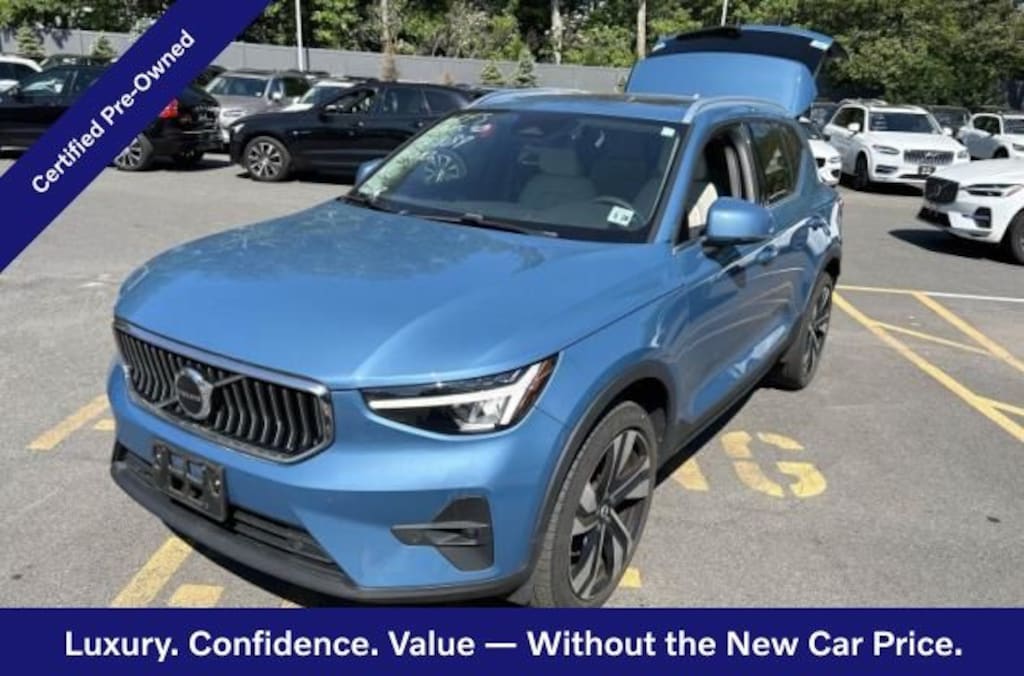 Certified 2023 Volvo XC40 B5 Plus Bright Theme SUV