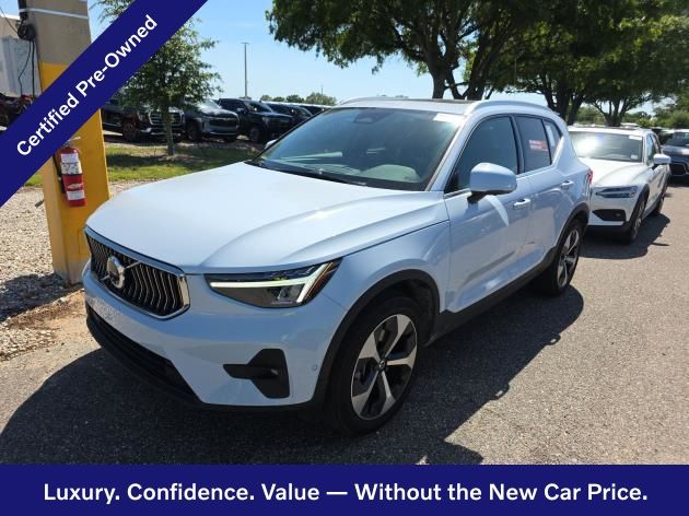 2025 Volvo XC40 B5 Plus Bright AWD's photo