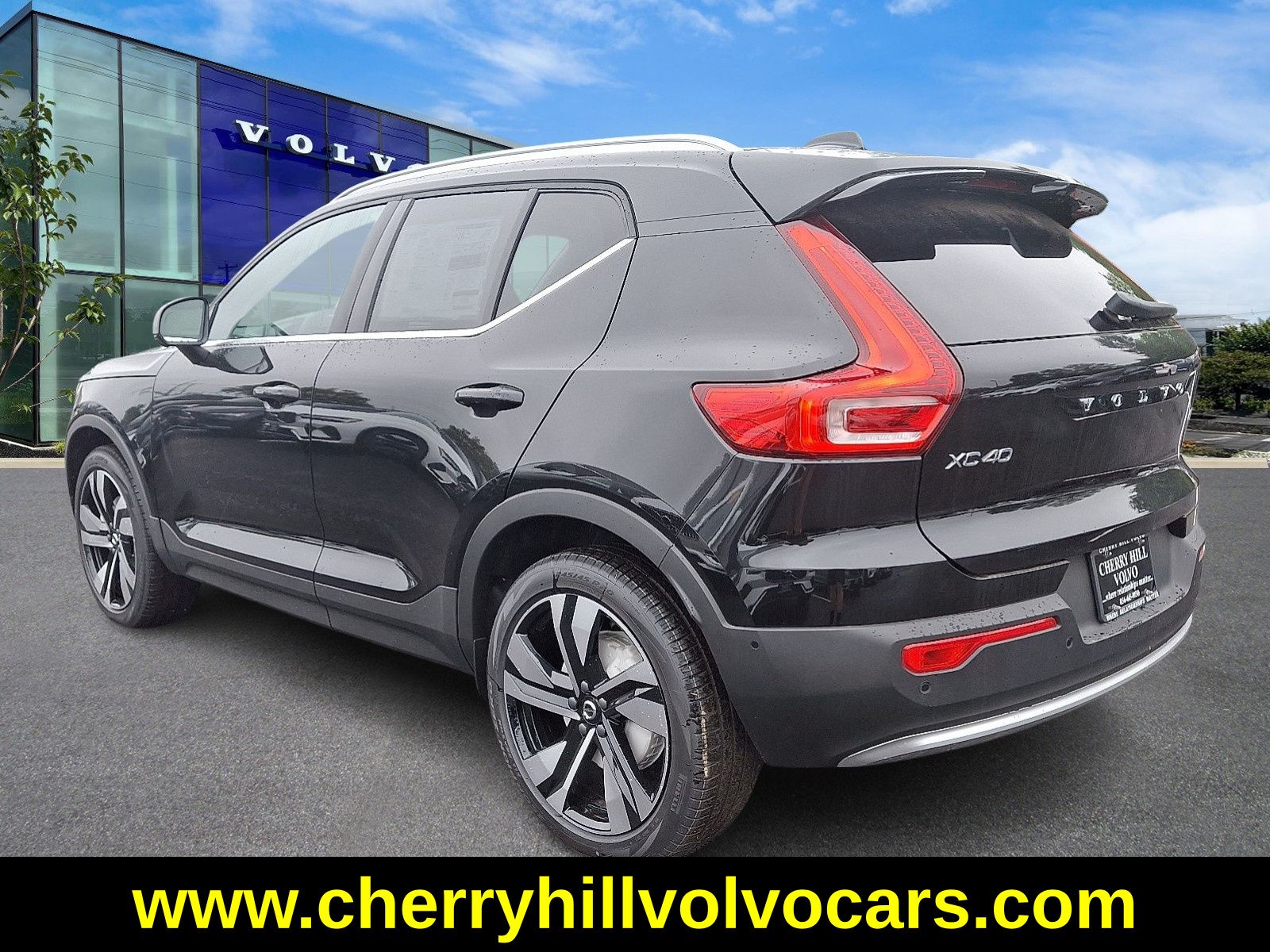2025 Volvo XC40 photo 4