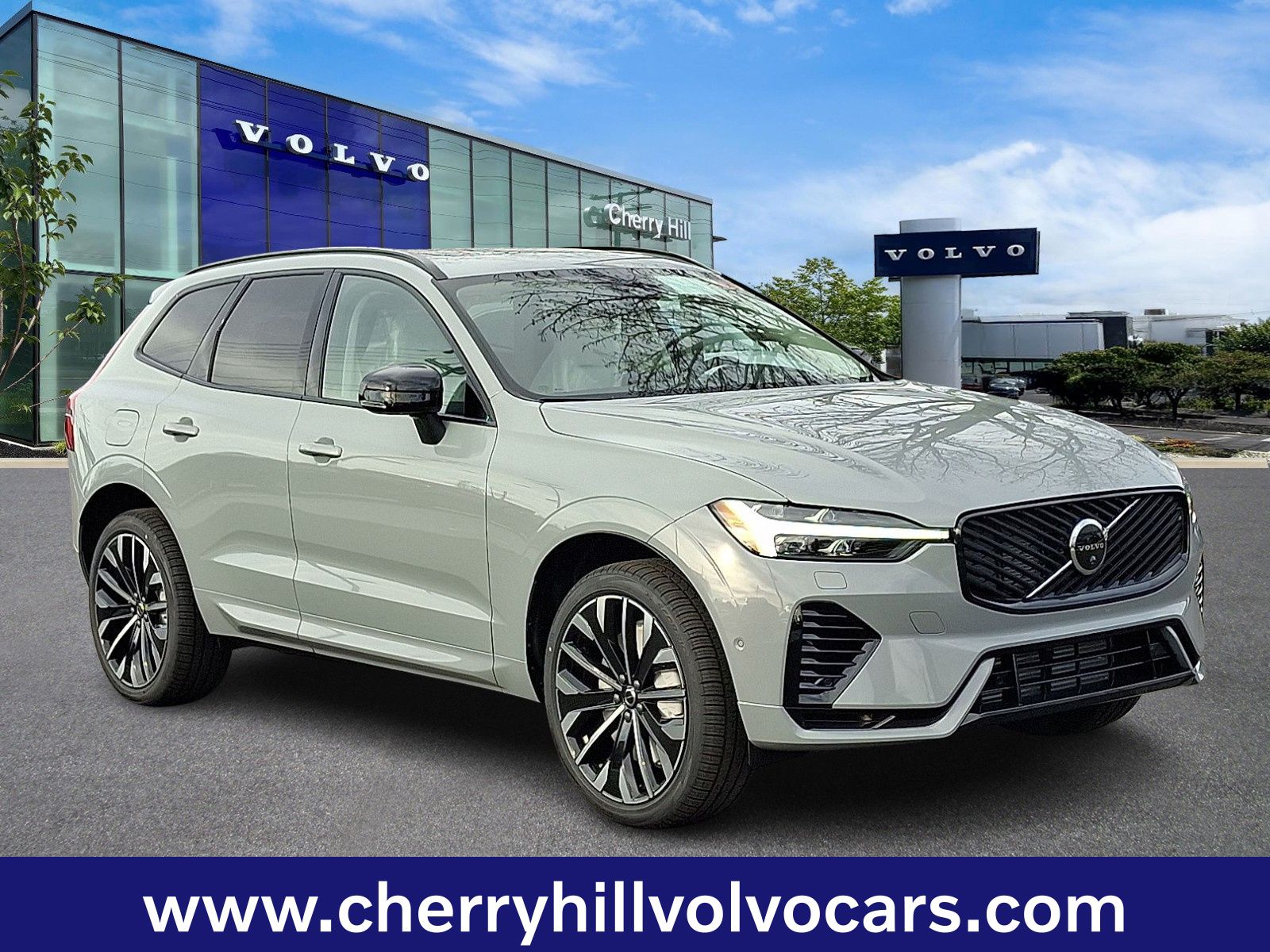 2026 Volvo XC60 plug-in hybrid SUV 