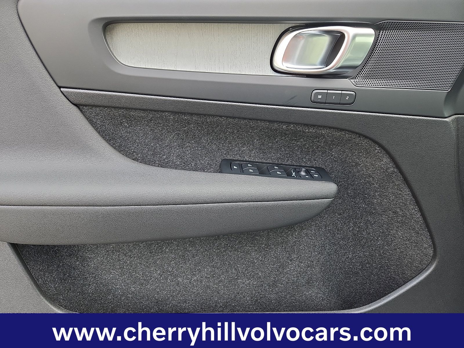 2026 Volvo XC40 Plus - Photo 9