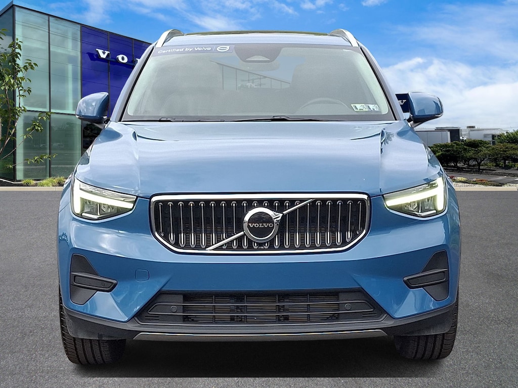 Certified 2025 Volvo XC40 B5 AWD Core Bright B5 Core Bright Theme