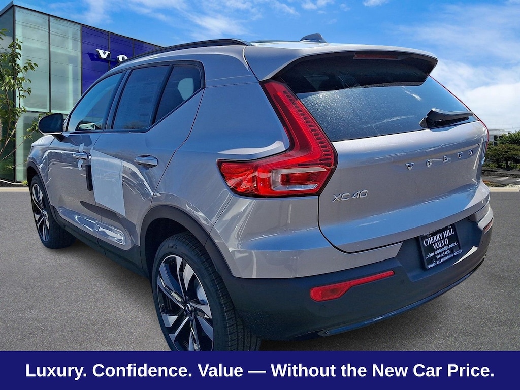 New 2026 Volvo XC40 B5 Plus SUV