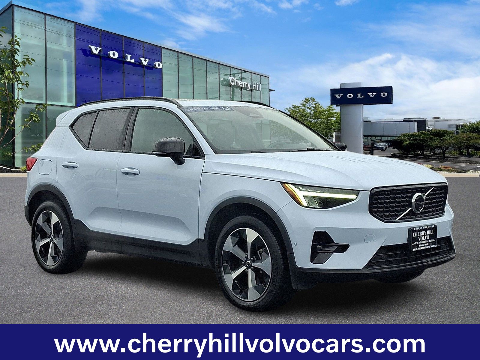 2025 Volvo XC40 Plus