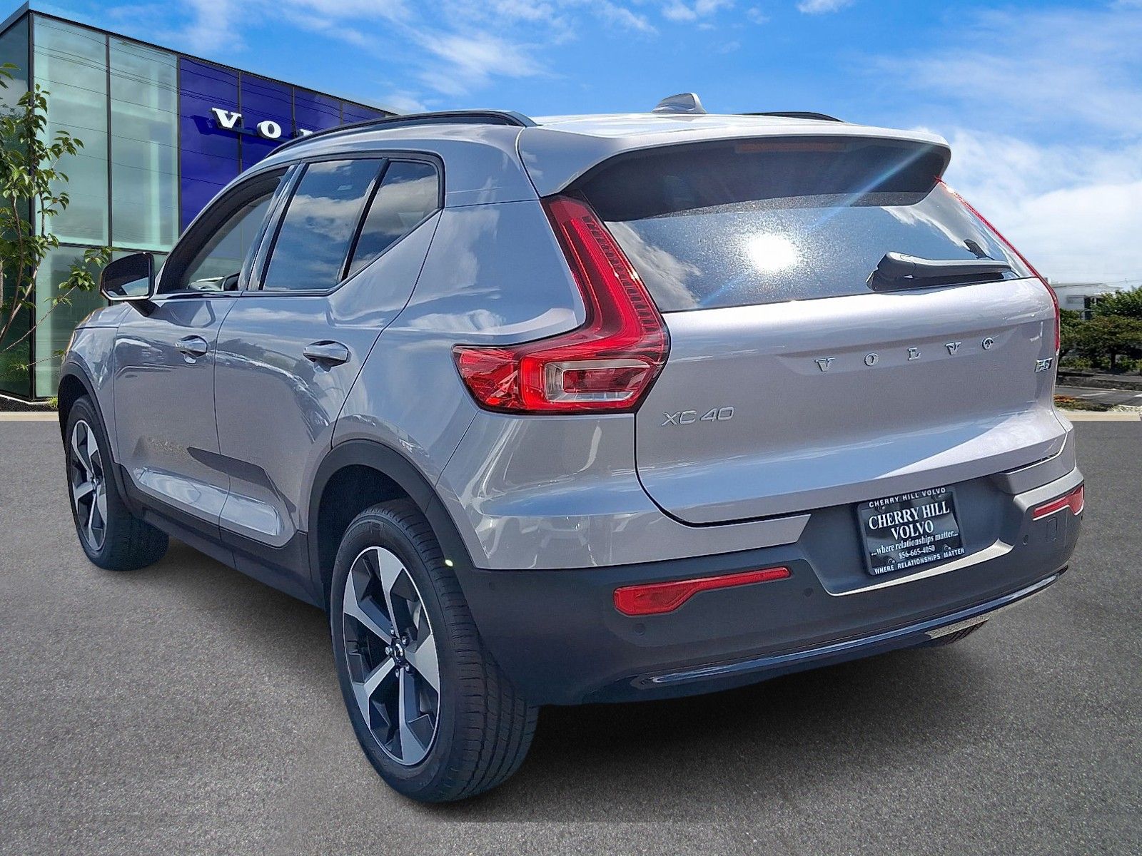 2026 Volvo XC40 Plus photo 4
