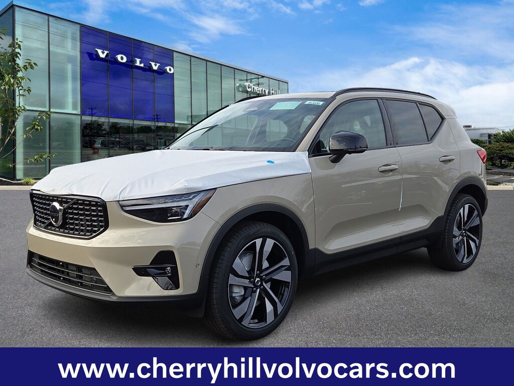 New 2026 Volvo XC40 B5 Ultra SUV