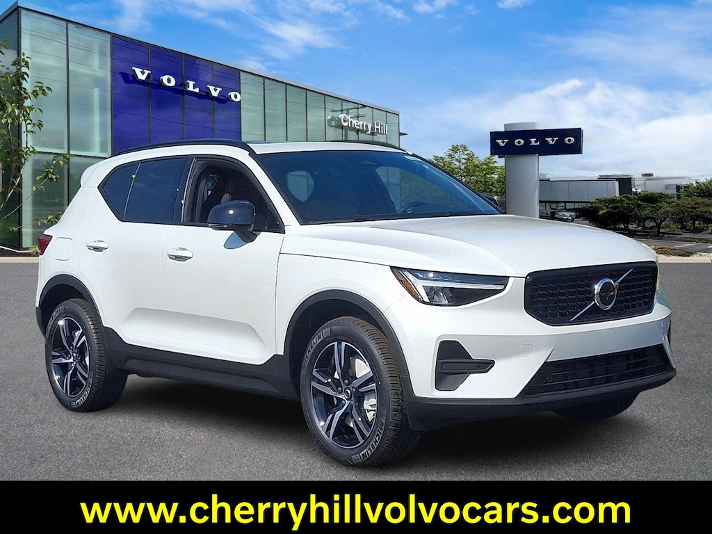 New 2026 Volvo XC40 B5 Core SUV