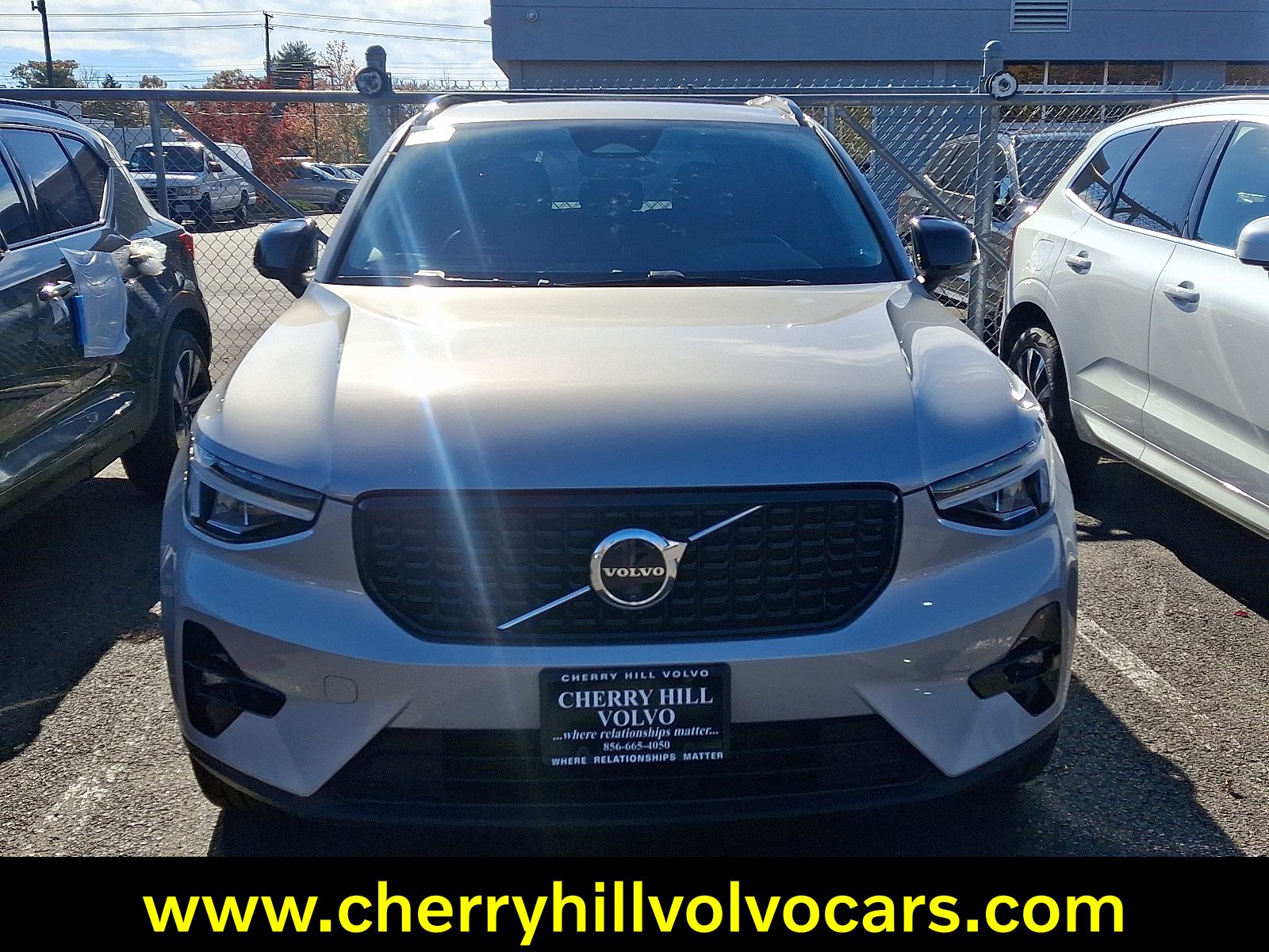 2025 Volvo XC40 Plus photo 2