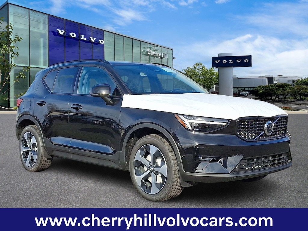 New 2026 Volvo XC40 B5 Plus SUV