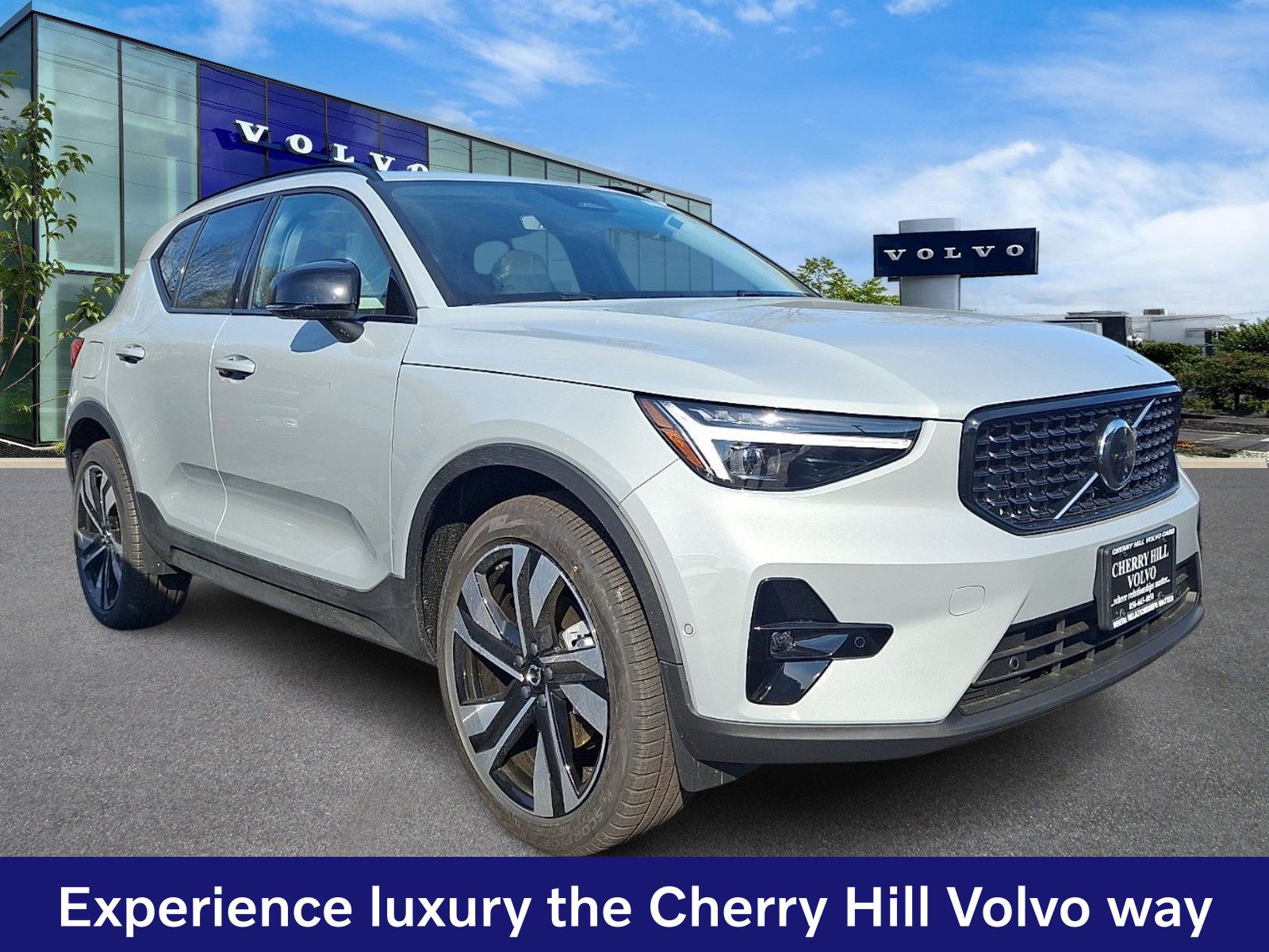 2026 Volvo XC40 B5 Ultra Dark AWD's photo