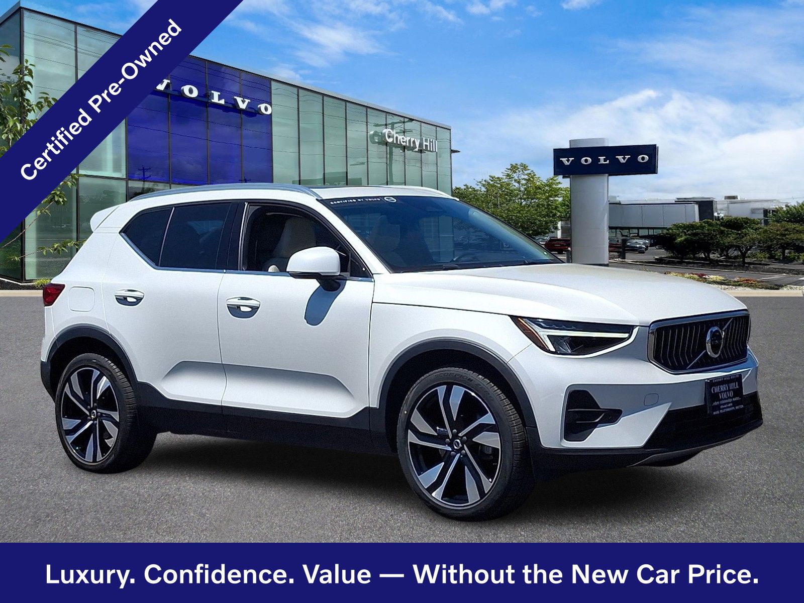 2023 Volvo XC40 B5 Plus Bright AWD's photo