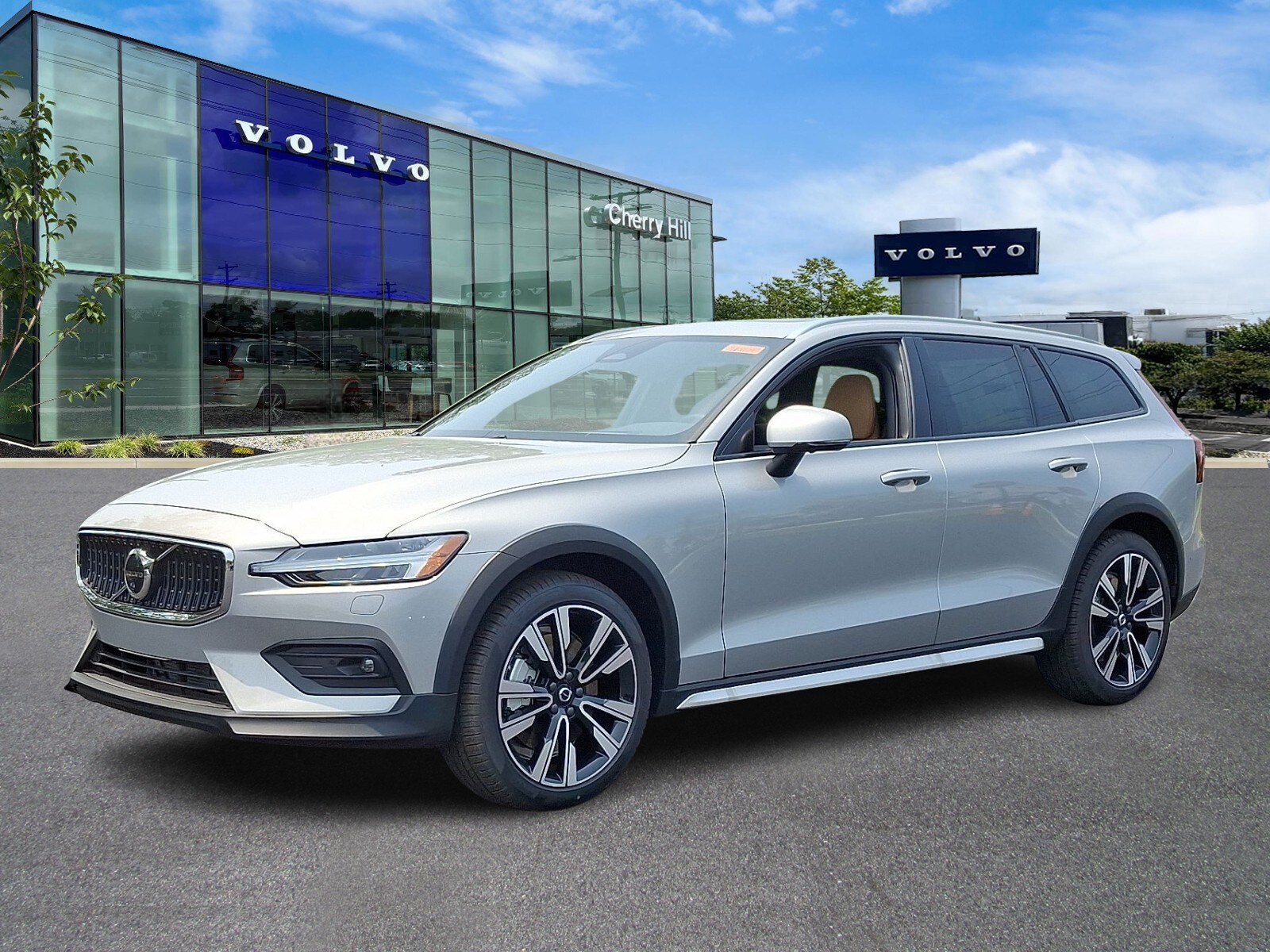 2025 Volvo V60 Cross Country B5 AWD photo 2