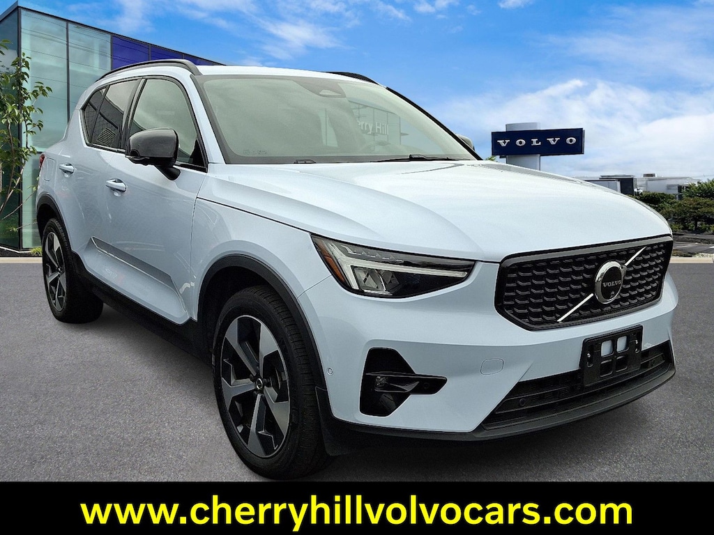 Certified 2025 Volvo XC40 B5 Plus Dark Theme SUV