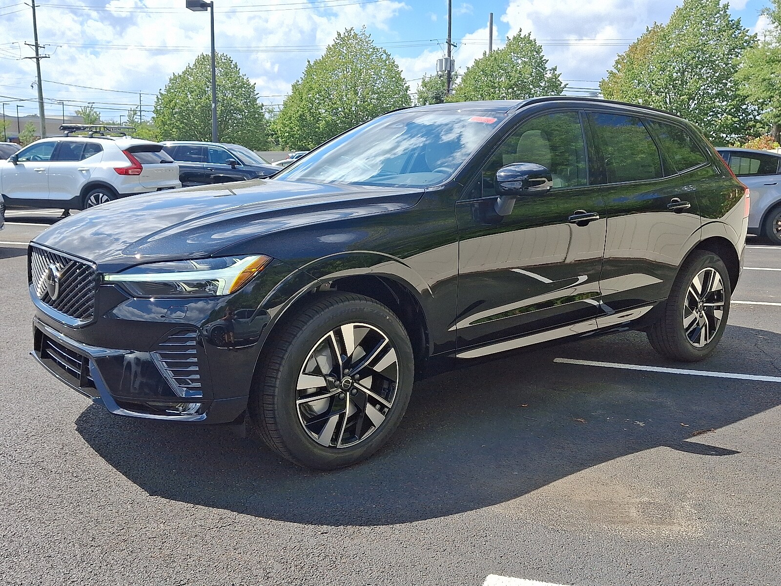 2026 Volvo XC60 B5 Core photo 3
