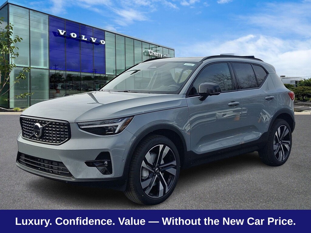 New 2026 Volvo XC40 B5 Ultra SUV