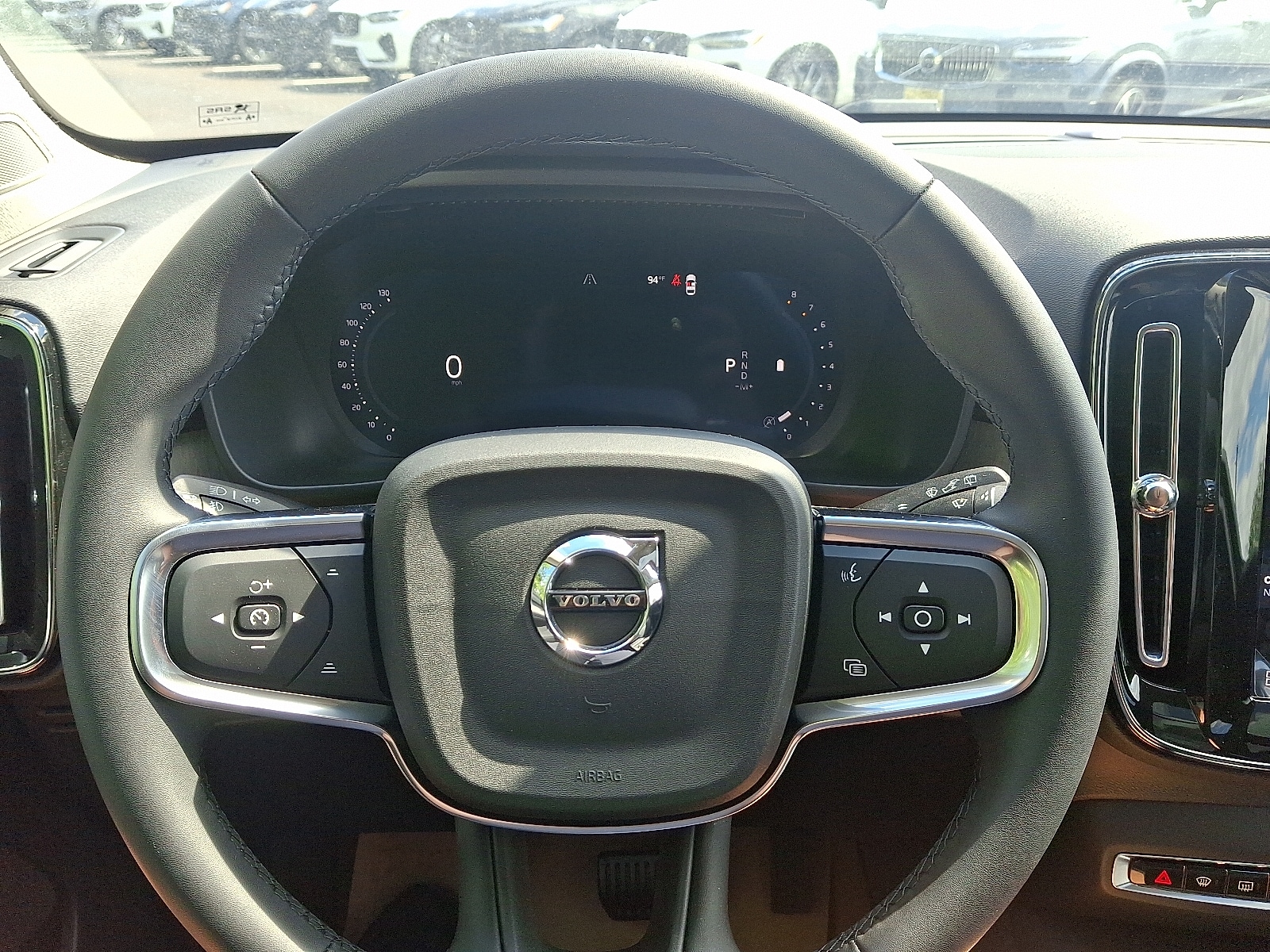 2026 Volvo XC40 Core photo 5