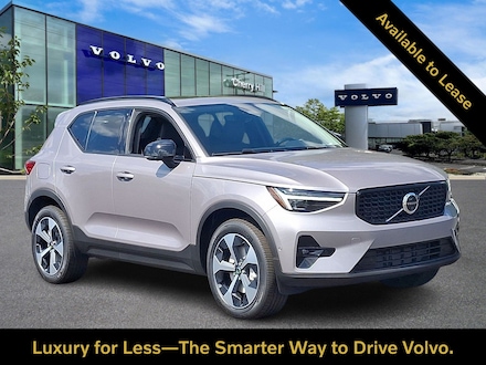 2026 Volvo XC40 B5 Plus SUV