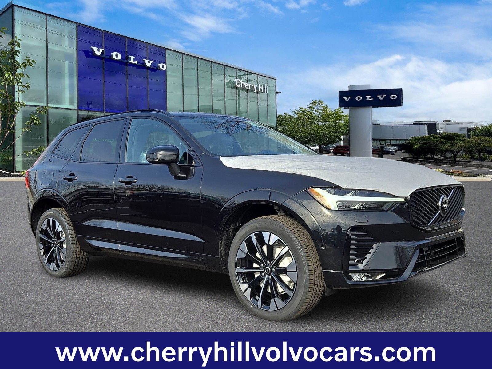 2026 Volvo XC60 Plus's photo