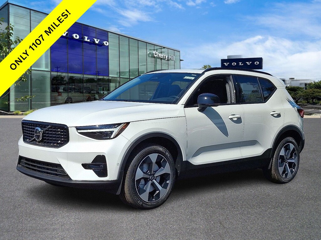 Certified 2025 Volvo XC40 B5 Plus Dark Theme SUV