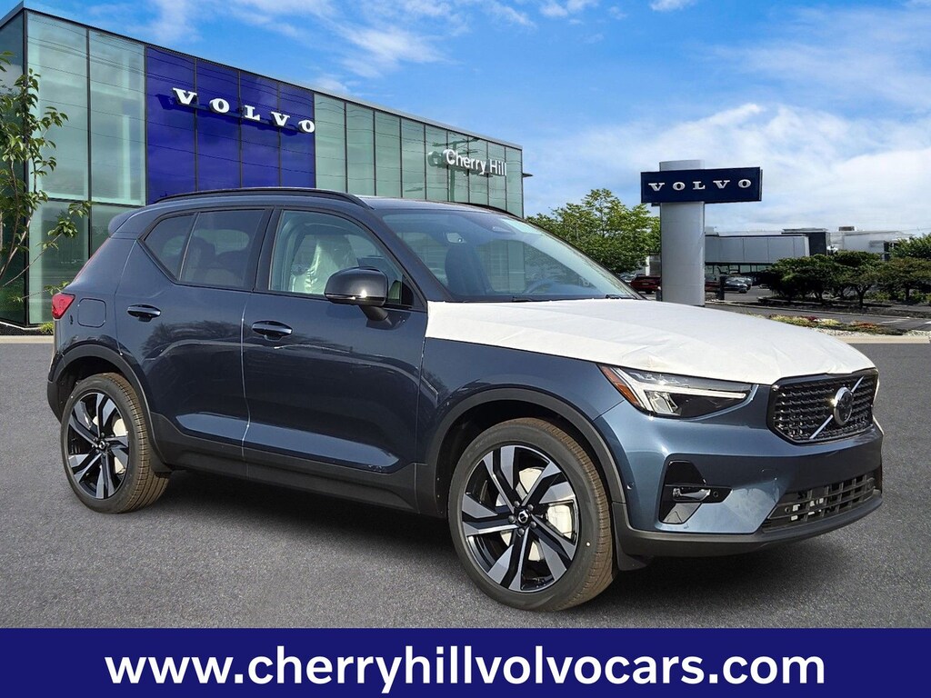 New 2026 Volvo XC40 B5 Plus SUV
