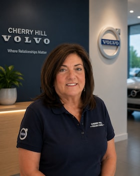 Staff member Marylyn Iavarone from ID_43a9fe