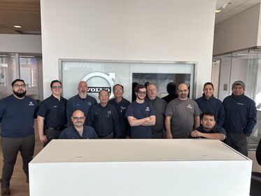 Staff member Service Technicians from ID_34ac32