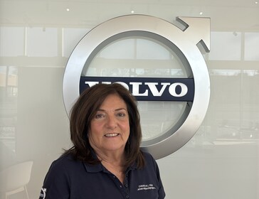 Staff member Marylyn Iavarone from ID_34ac32