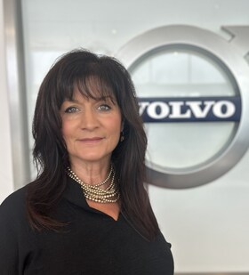 Staff member Donna Arnold from ID_095a20