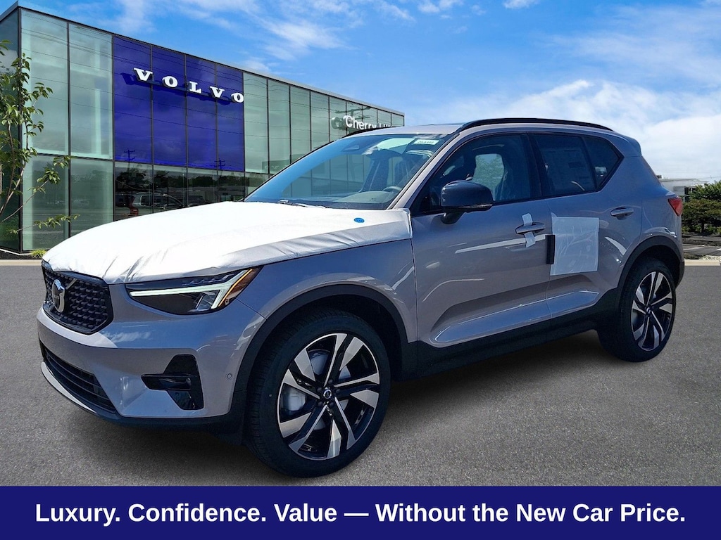New 2026 Volvo XC40 B5 Plus SUV