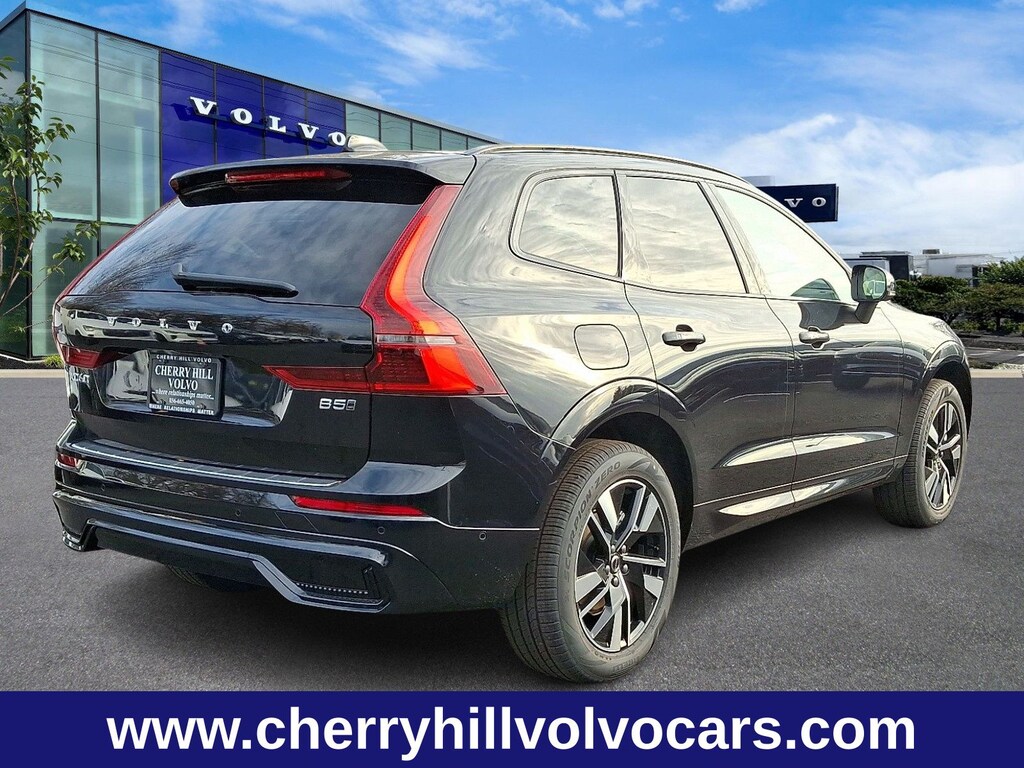 New 2026 Volvo XC60 B5 Plus SUV