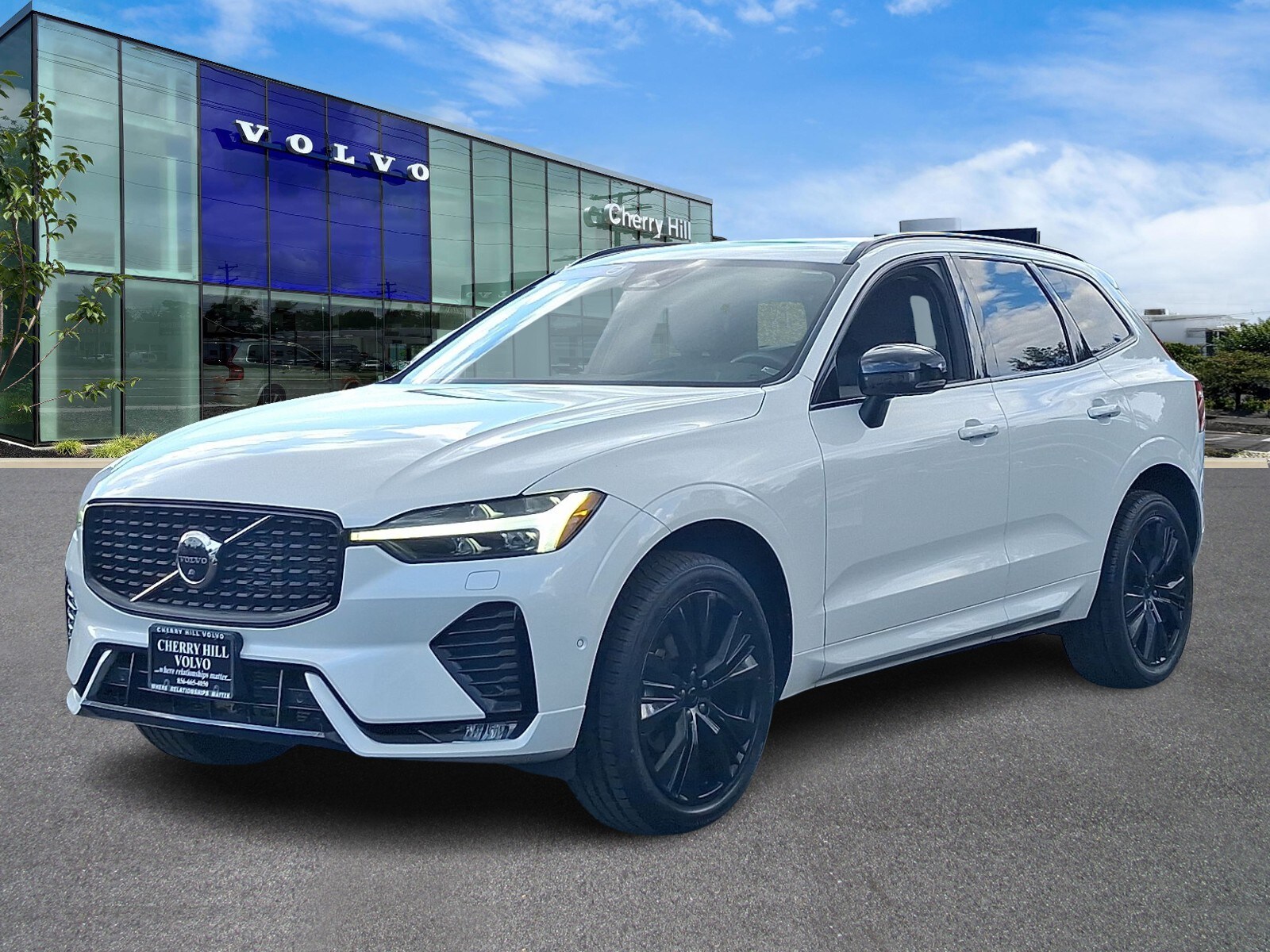 2023 Volvo XC60 B5 Plus photo 3