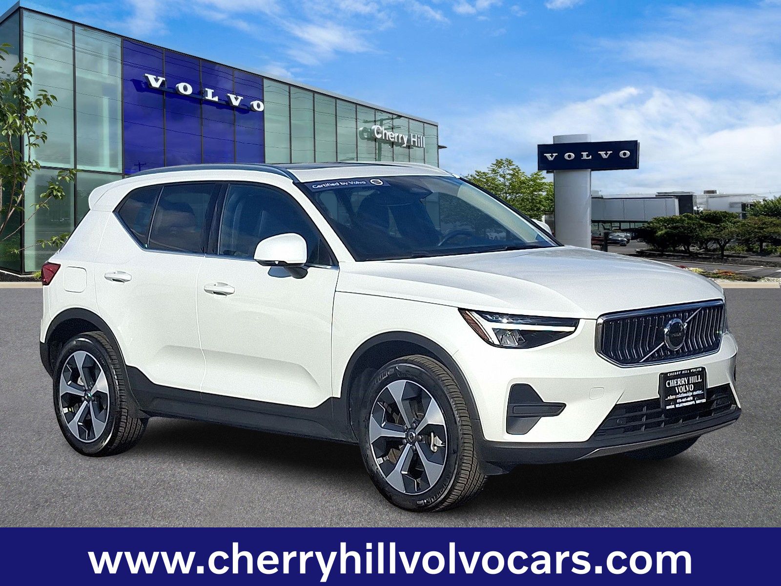 2025 Volvo XC40 Core